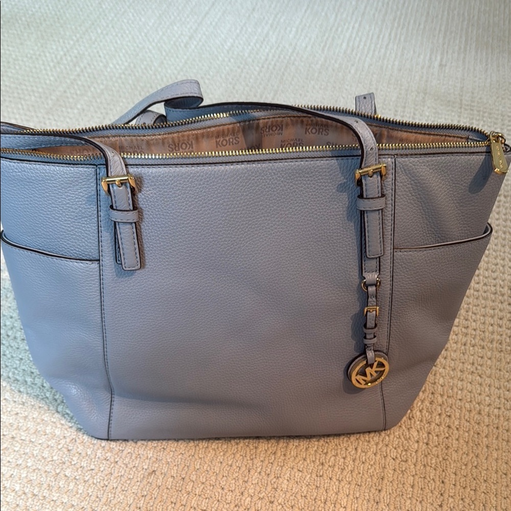 Michael Kors Gray Tote Bag with Structured Design